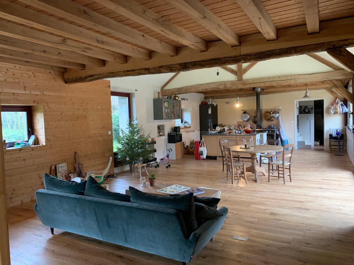 Chambre D'Hotes Dans Les Champs Jeux-Les-Bard Kültér fotó