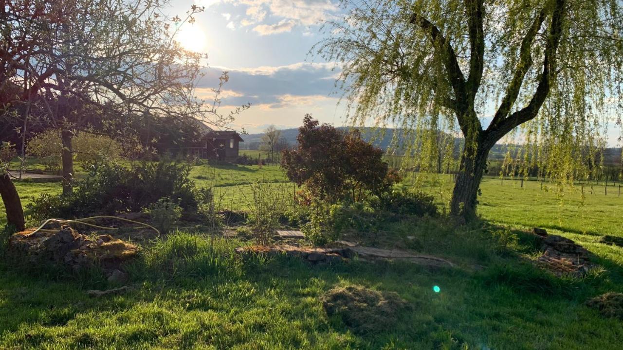 Chambre D'Hotes Dans Les Champs Jeux-Les-Bard Kültér fotó