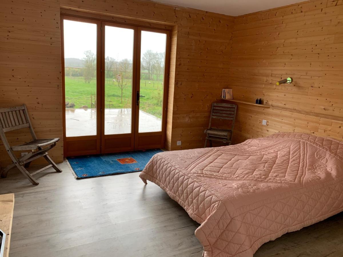 Chambre D'Hotes Dans Les Champs Jeux-Les-Bard Kültér fotó