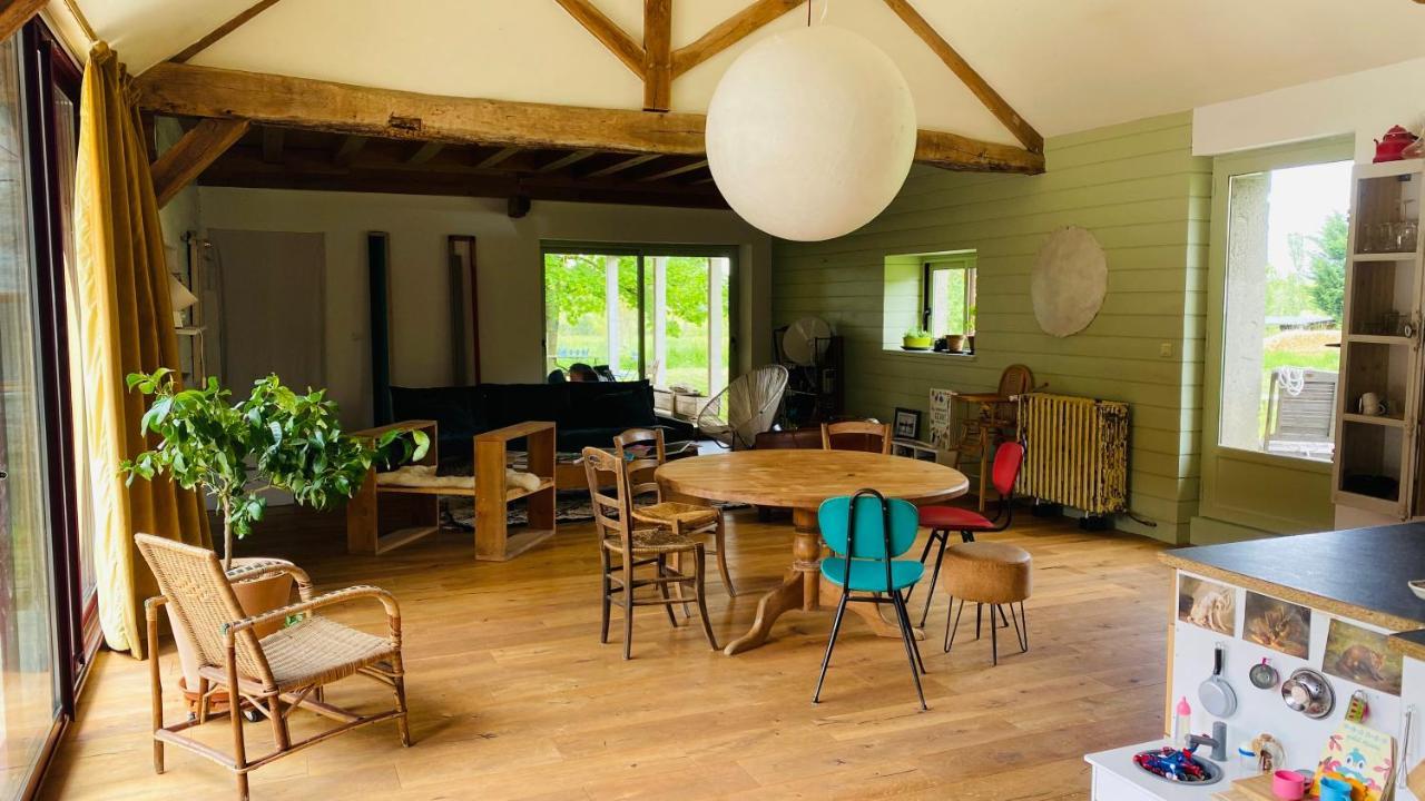 Chambre D'Hotes Dans Les Champs Jeux-Les-Bard Kültér fotó