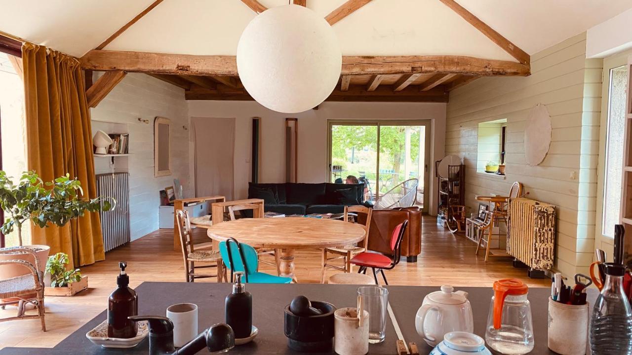 Chambre D'Hotes Dans Les Champs Jeux-Les-Bard Kültér fotó